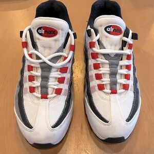 Nike Air Max 95 QS Chile Red Japan Plum Blossom Smoke Grey